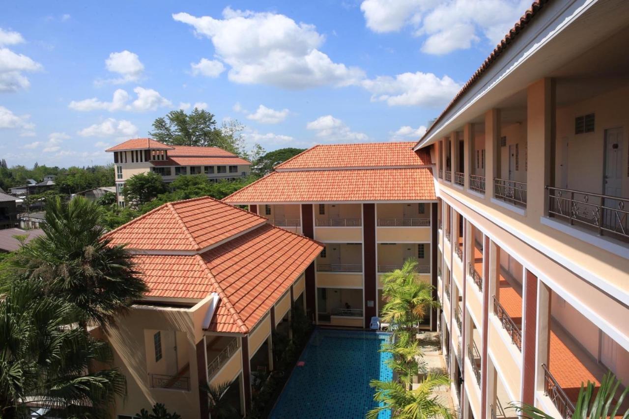 Nattidaplace Hotel Chiangmai 치앙마이 외부 사진